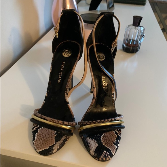 Strappy high heeled sandals - Picture 2 of 6